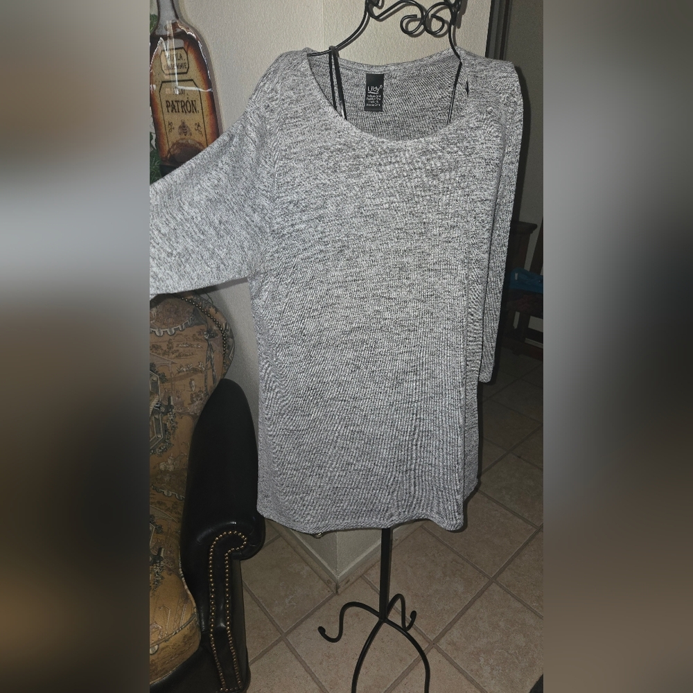 L/XL TOP BY lildys